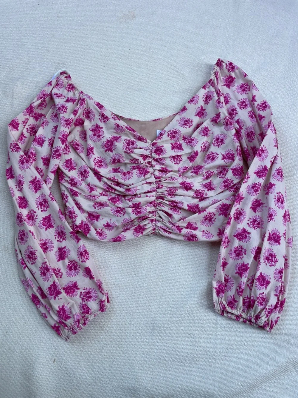 Zara Off-Shoulder Floral Ruched Crop Top - Pink/Cream Floral